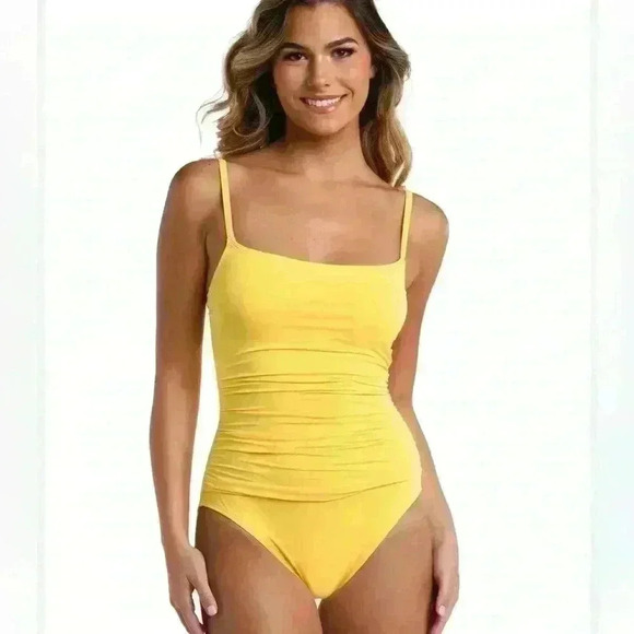 NWT La Blanca Island Goddess One-Piece Swimsuit white and red size 4 - Picture 2 of 8